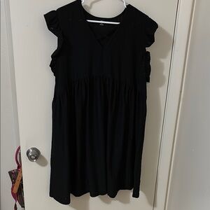 Elegant Black Women's sleeveless ruffle dress